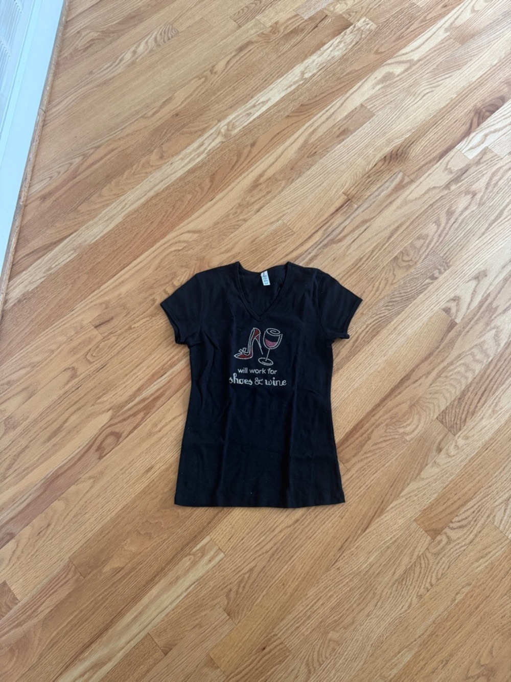 Gem t shirt will work for wine and shoes